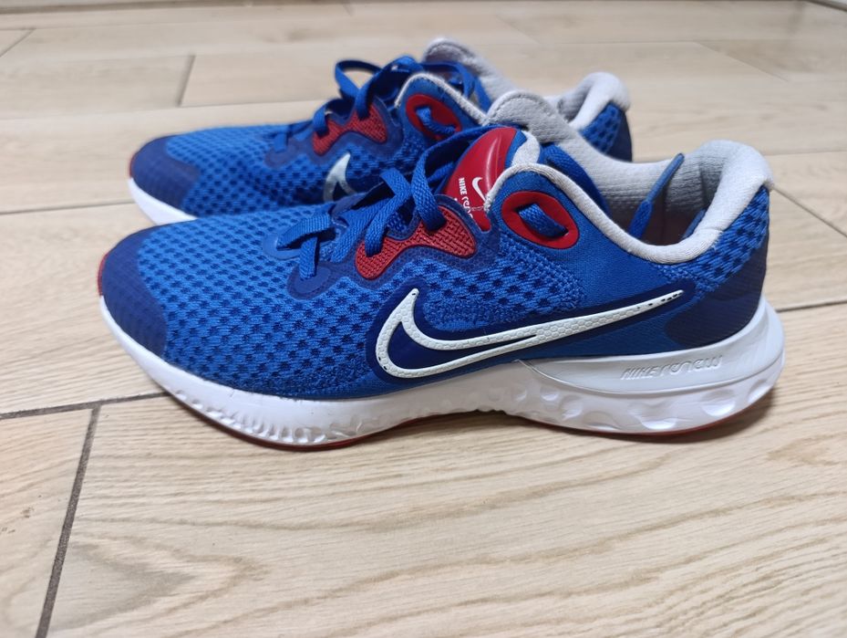 Продам кросівки nike renew