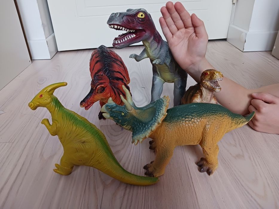 Duże dinozaury, t-rex i inne, polecam