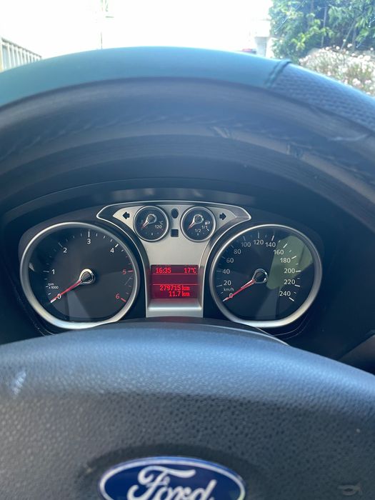 Ford Focu 1.6 TDCI TITANIUM. De garagem e muito económica