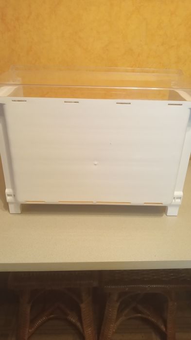 Продам полки в холодильник SAMSUNG.