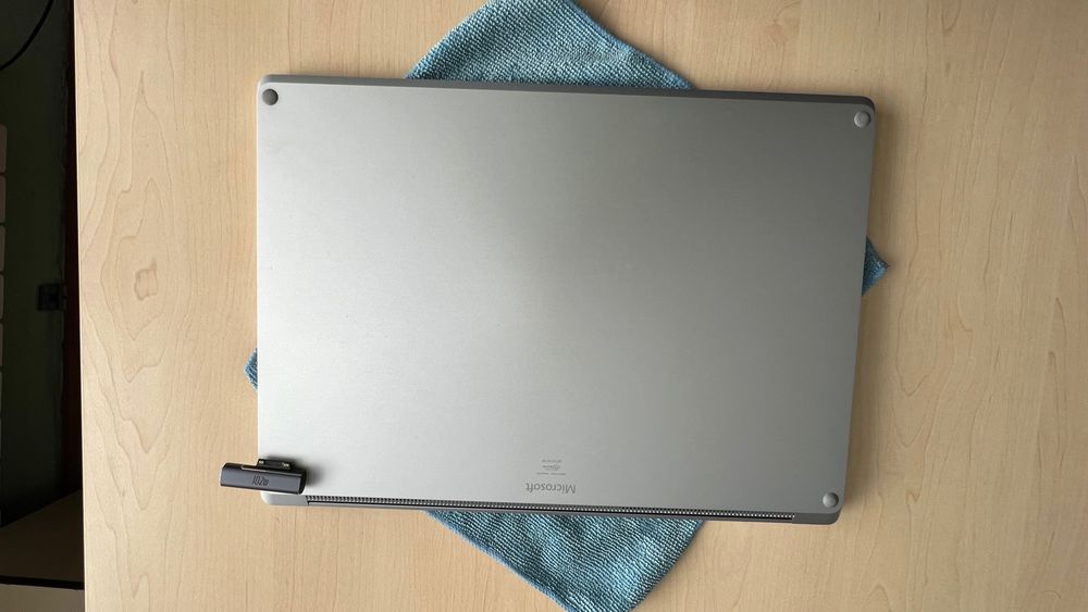 Продам Microsoft Surface Laptop 3 15" i5 16gb 256gb 4%