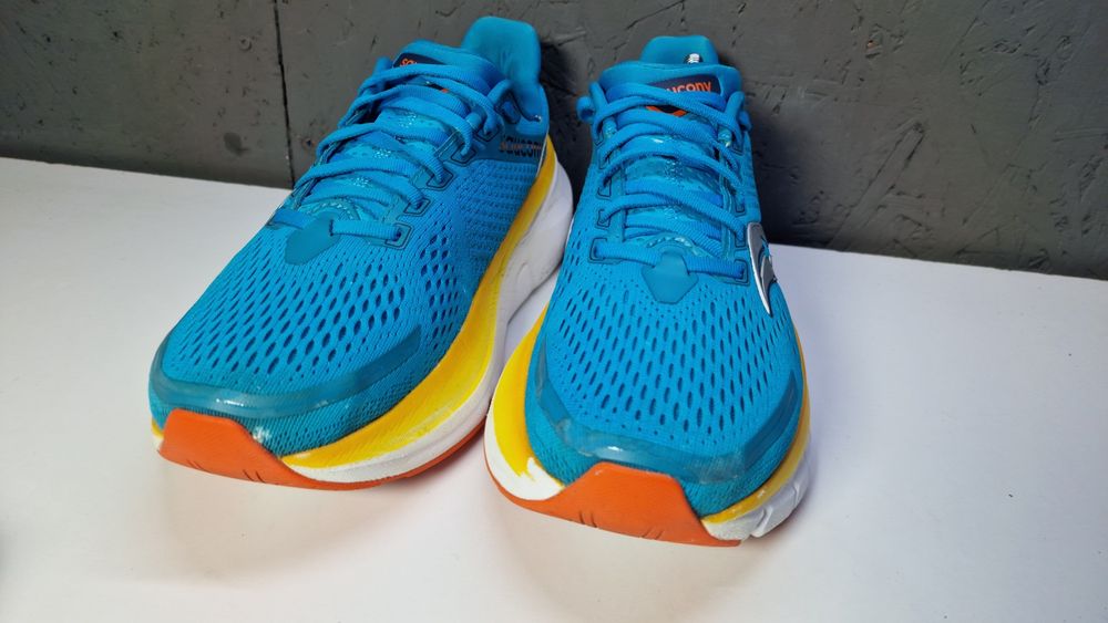 Saucony Guide 17 синього кольору.  Розмір 42.5