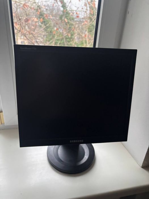 Монитор Samsung