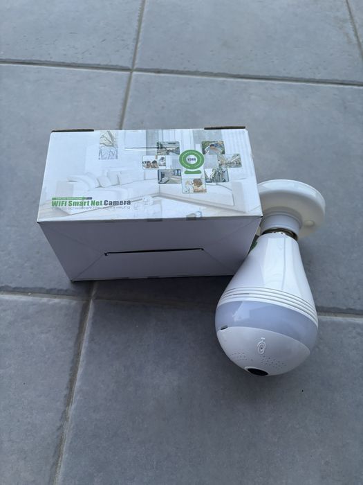 Lâmpada com camara de videovigilancia