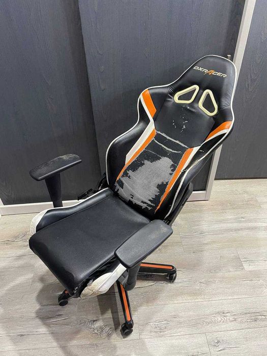 Игровое кресло DXRacer (на запчасти или под восстановление)
