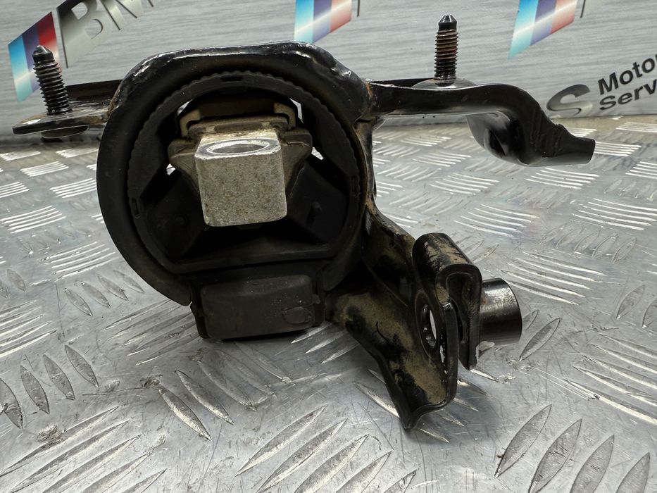 Подушка двигателя skoda rapid 1.6 tdi 6RF199555J