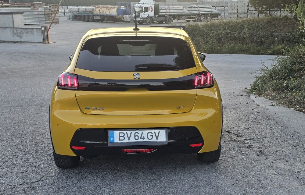 Peugeot e-208 GT line