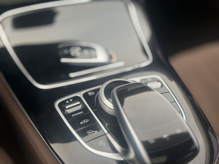 Mercedes Benz  Е220