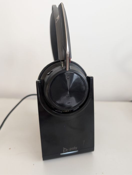 Słuchawki Poly Voyager Focus 2 UC + Stacja Ładująca | ANC | Idealne do pracy!