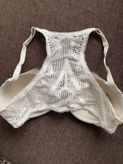 Лифчик (бюстгальтер) Victoria's Secret размер 75 D