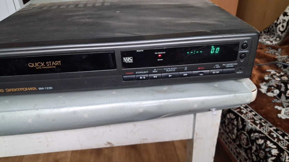 двух касетный магнитофон маяк и Видео магнитофон самсунг электроника