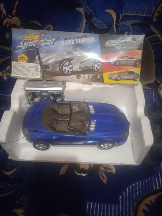 Радиоуправляемая машинка