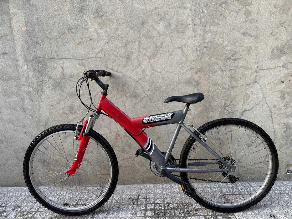Bicicleta Vermelha G-Treck