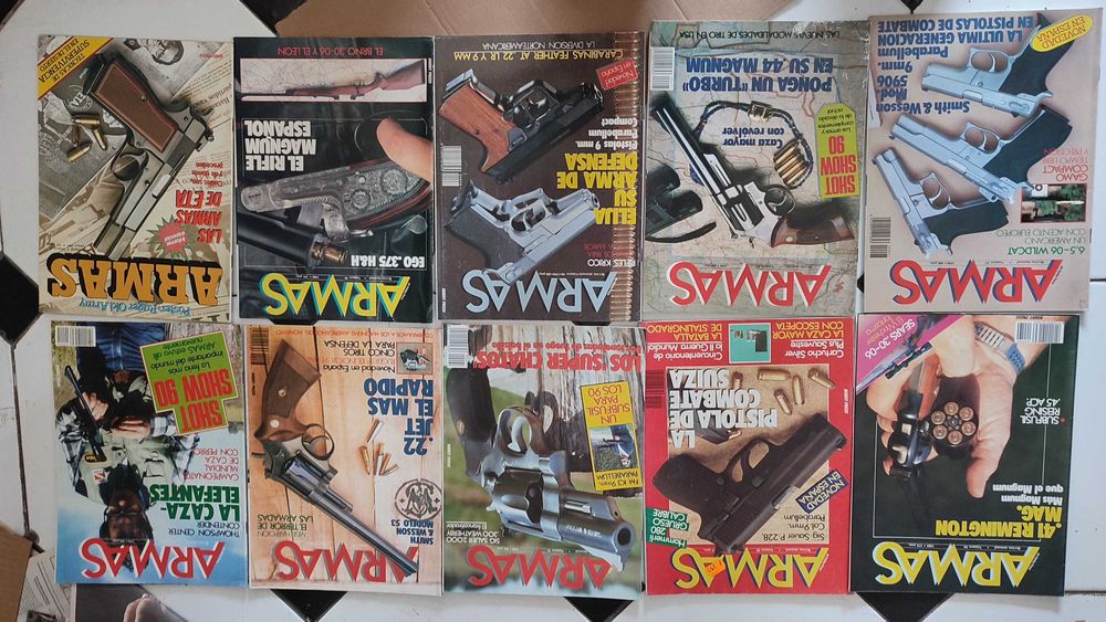 Lote 38 Revistas sobre Armas e Munições