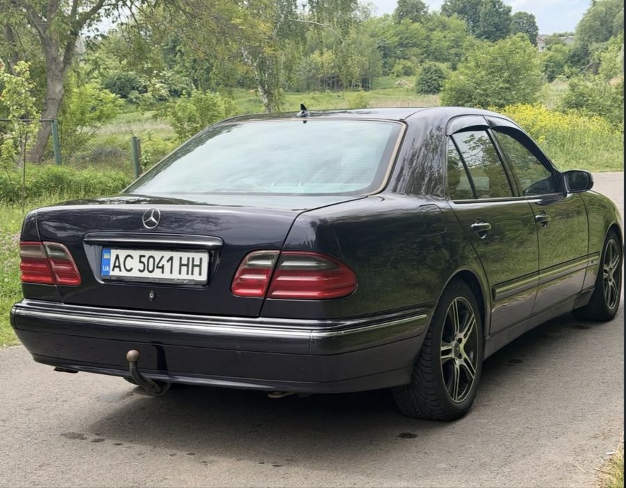 Продам Mercedes-Benz 210