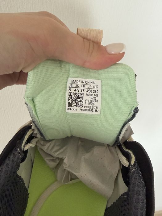 Жіночі кроосівки Adidas Vento XLG Deluxe