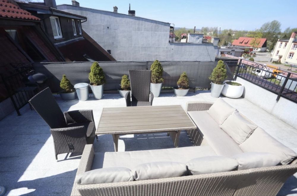 Wynajem długoterminowy – mieszkanie 85 M² 3-pokojowe, 2 łazienki w centrum Pucka