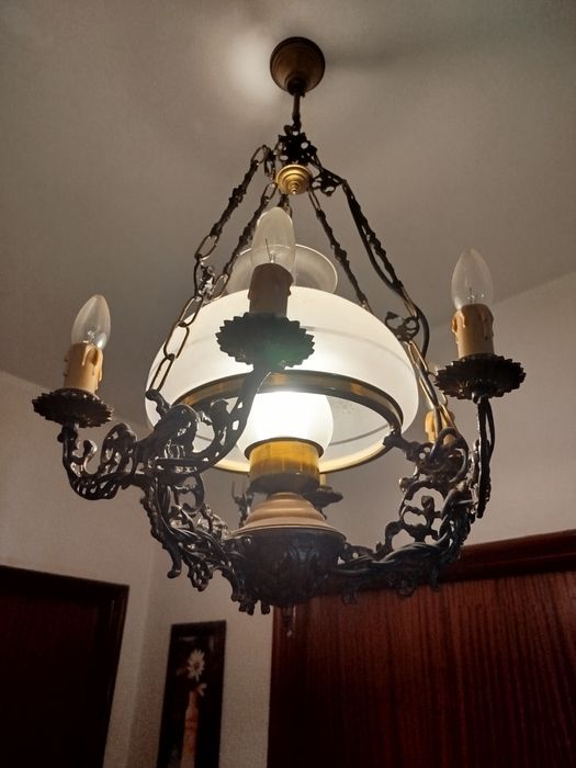 Candeeiro de teto antigo