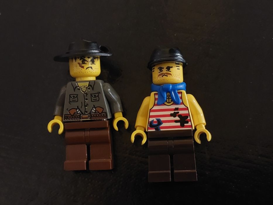 Lego  figurki  Adventurers