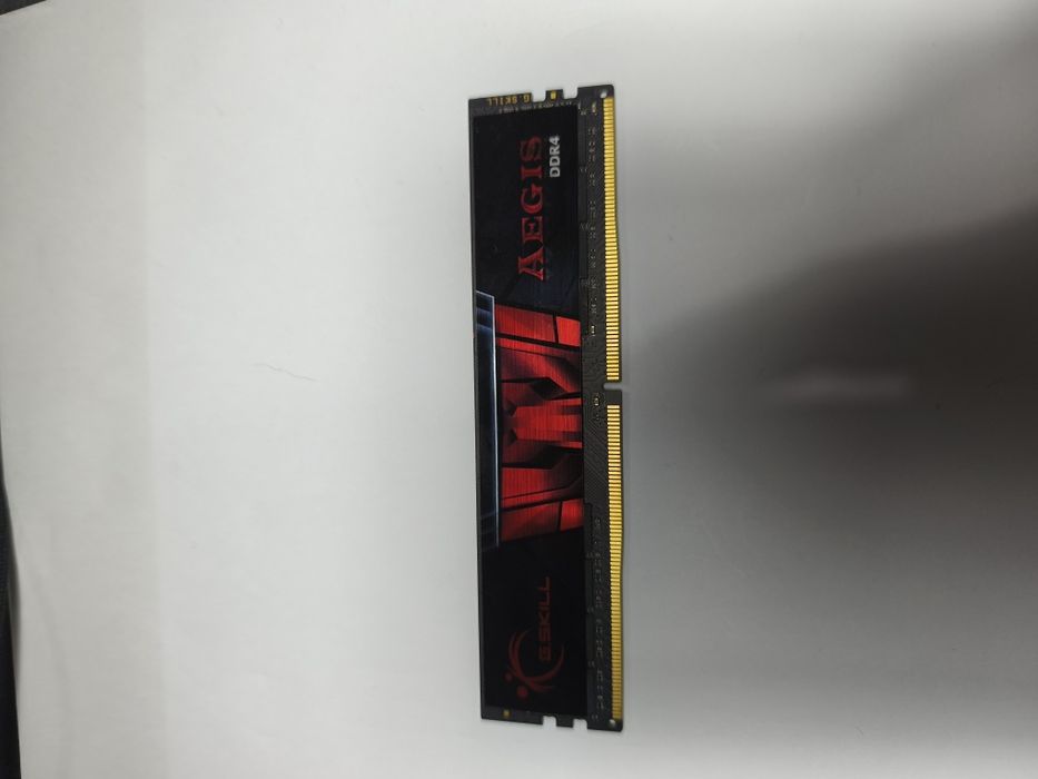 Memória RAM DDR4 16GB