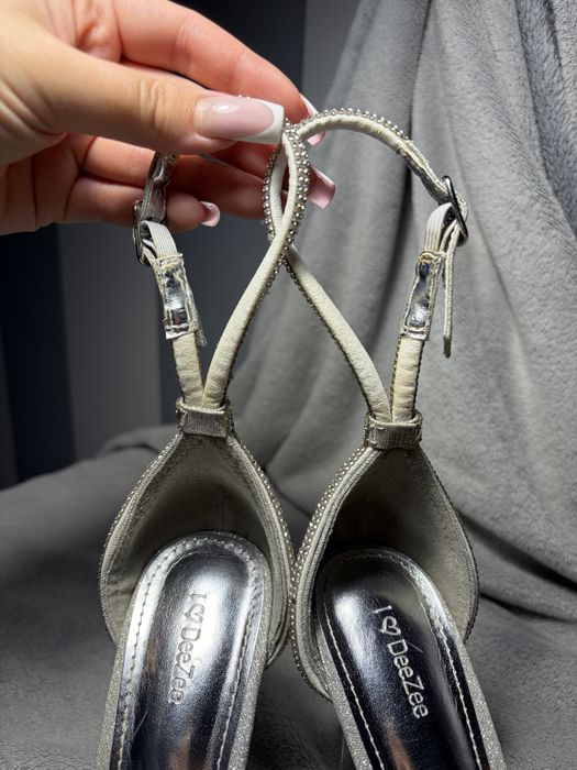 Srebrne szpilki DeeZee