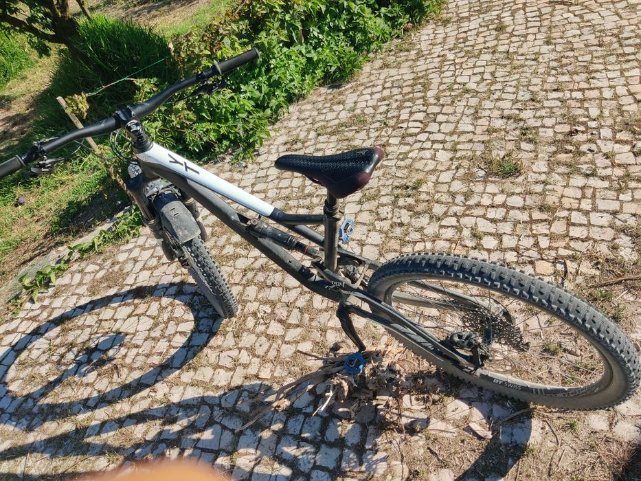 Bicicleta YT JEFFSY 27,5 ENDURO