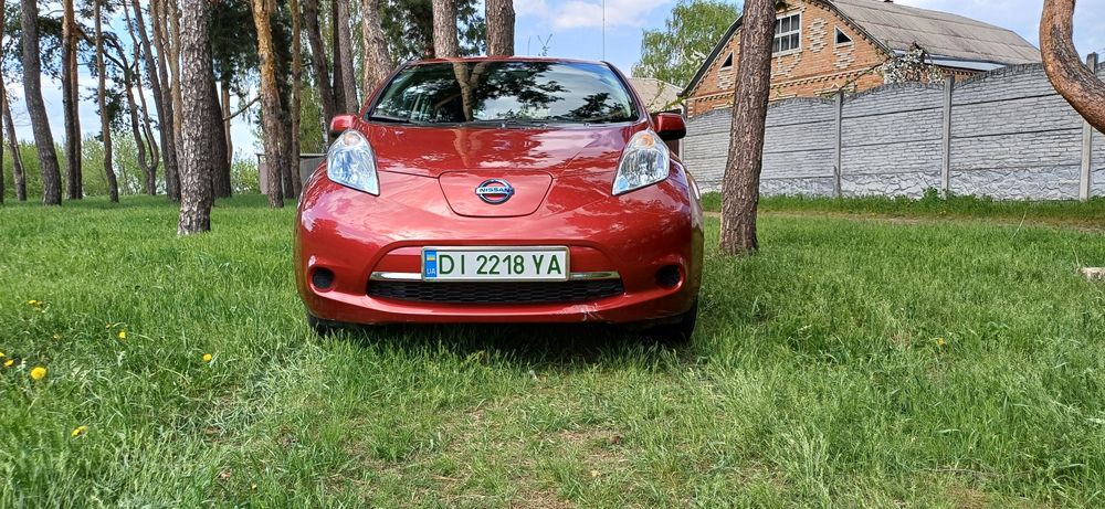 Сдам в аренду Nissan leaf 130 км 2015 год