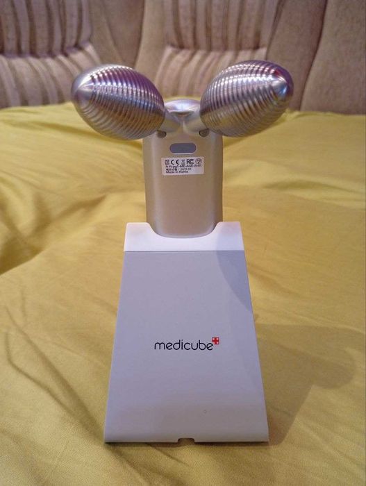 Medicube AGE-R Derma EMS Shot — оригінал, ідеальний стан