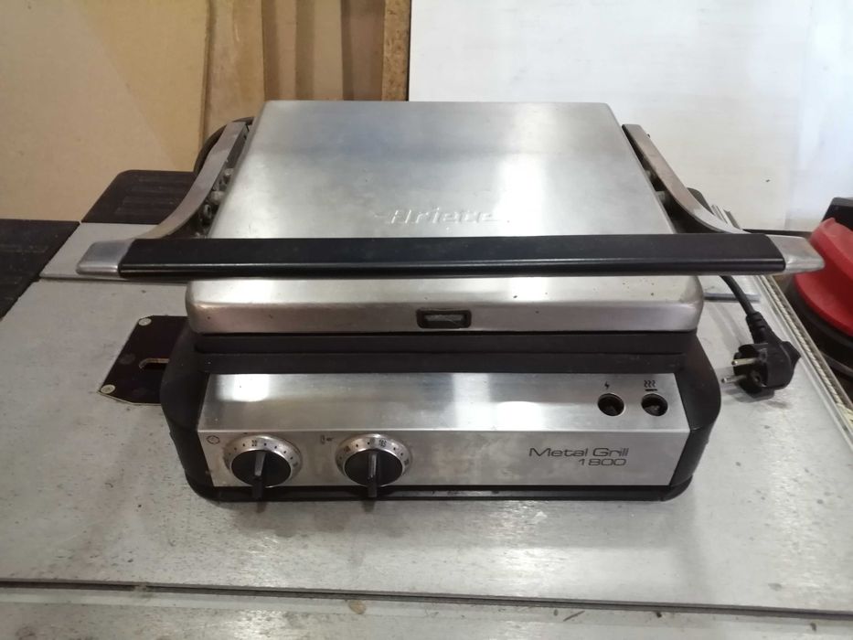 Fritadeira elétrica e grelhador de placas Ariete mod:1928(tudo)