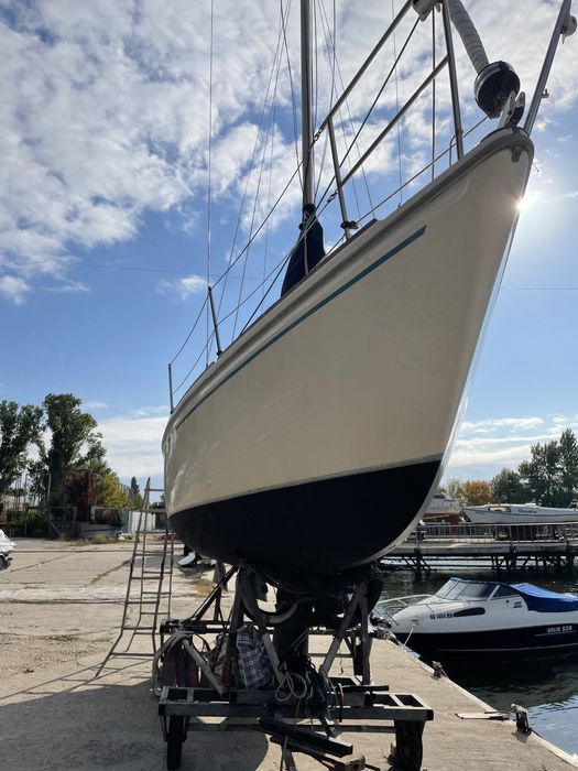 Яхта парусная Jaguar 27