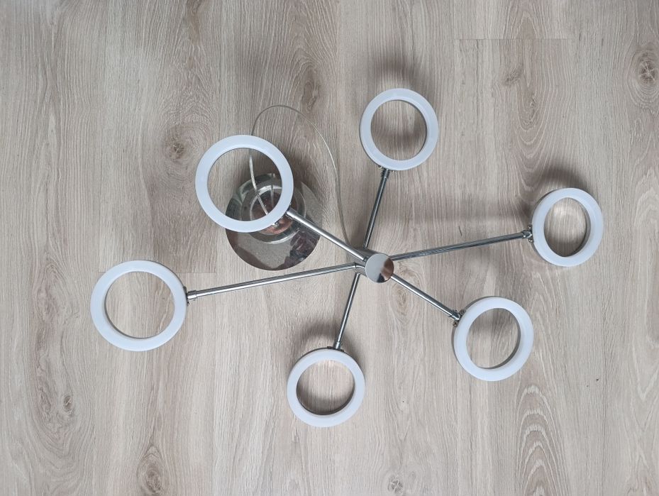 Lampa wisząca LED srebrna