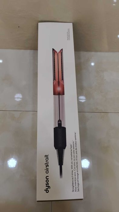 Nowa aeroprostownica Dyson Airstrait