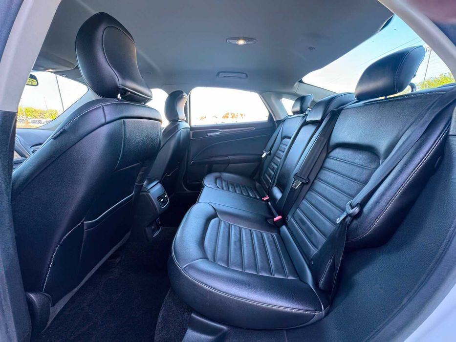 Ford Fusion SE      2017