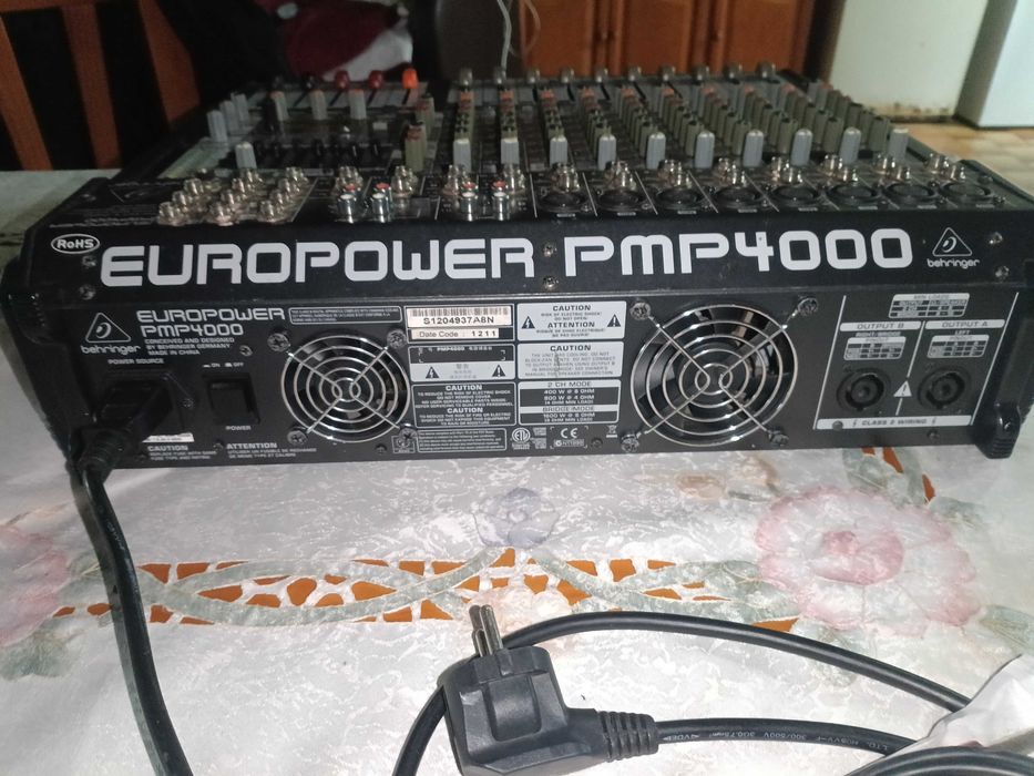 mesa de mistura amplificada