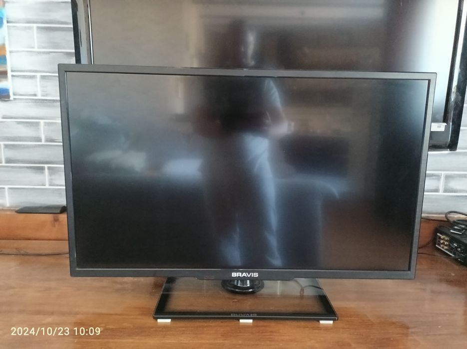 телевизор телевізор 32" дюйма Bravis