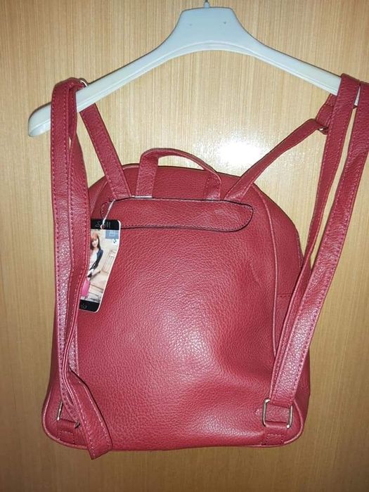 Mochila vermelho escuro
