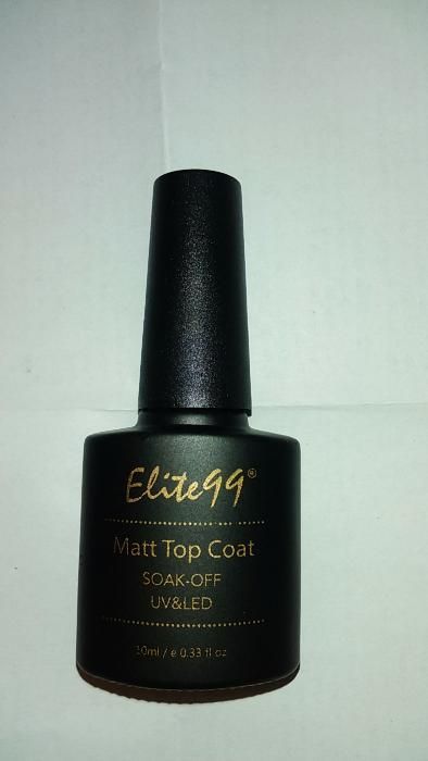 Matowy top coat lakier nawierzchniowy do paznokci.