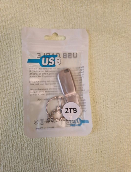 Pendrive o pojemnosci 2 T