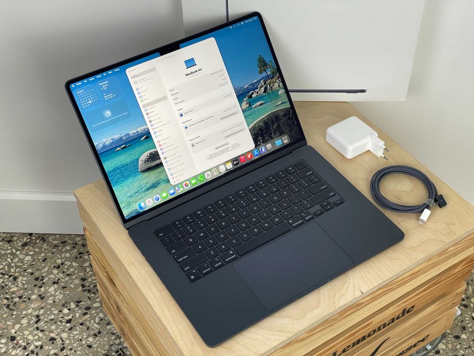 2023 MacBook Air A2941 15" M2 16GB 512GB