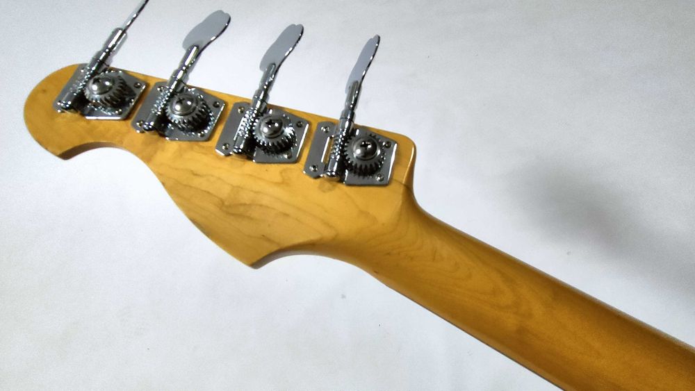 Gitara basowa Fenix by Young Chang Precision  Bass