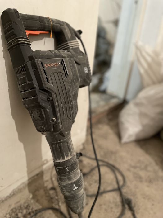 Демонтаж стяжки пола . Демонтаж стен . Демонтаж квартиры. Вывоз мусора