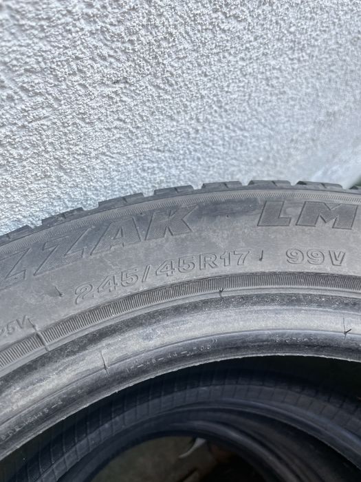 Продам резину 245/45r17 Bridgestone