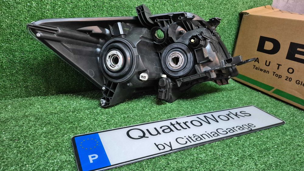 Otica Farol Esquerdo Toyota Auris E15 2007 a 2009 Ref. 212-11M5LMLD-EM NOVO