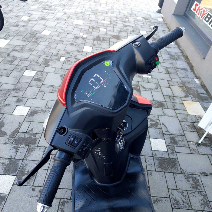 Електроскутер FORTE LEON PRO 2500W 72V/32Ah, гарантія, доставка