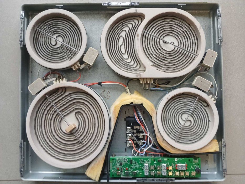 Електрична варильна поверхня Gorenje ECS648BCSC на запчастини