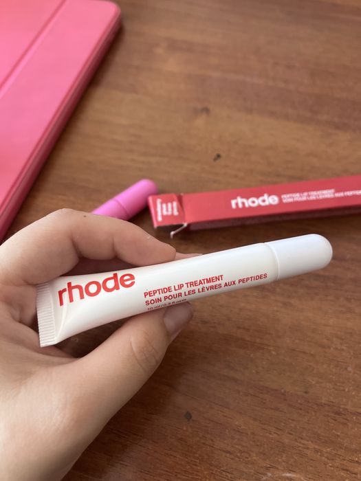 Косметика Rhode.