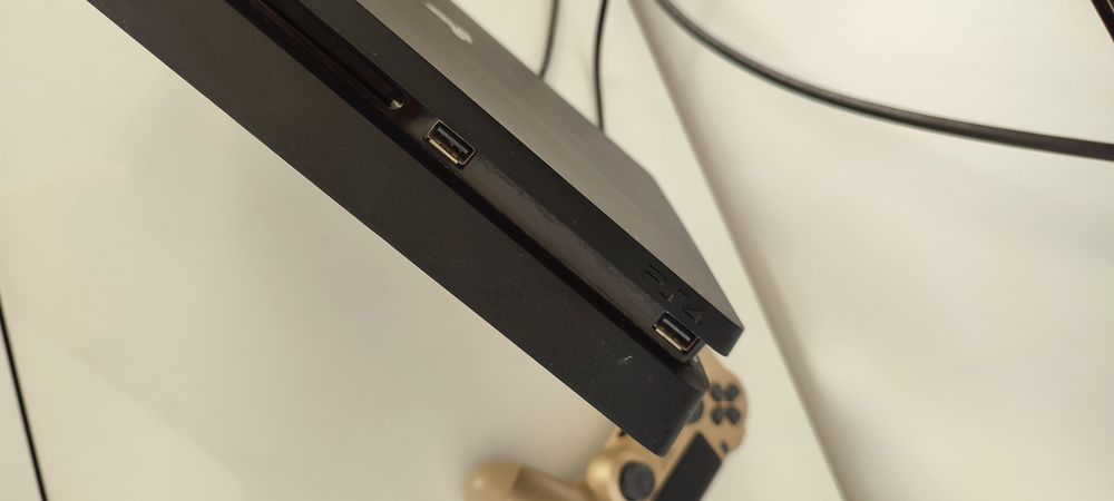 PS4 SONY CUCH-  2116b + 2 x pad czarny złoty