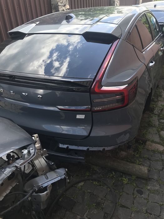 Продам капот Volvo C40 Recharg 2021-2023