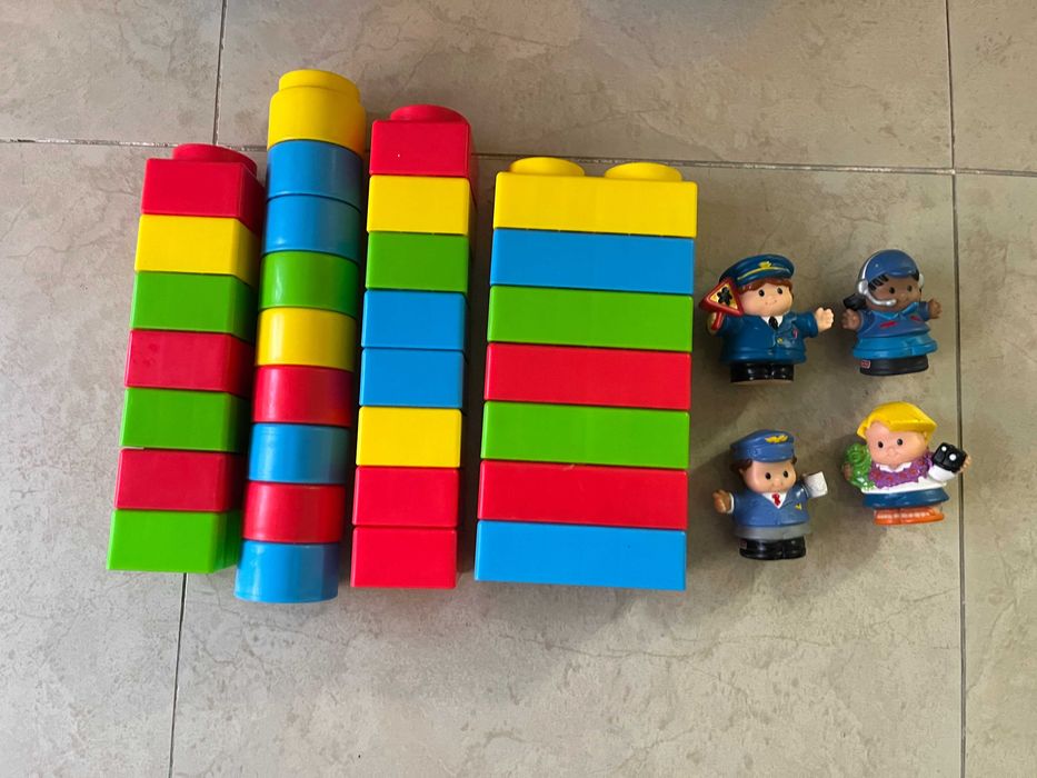 Fisher Price - Little People com Legos e Bonecos para Puxar