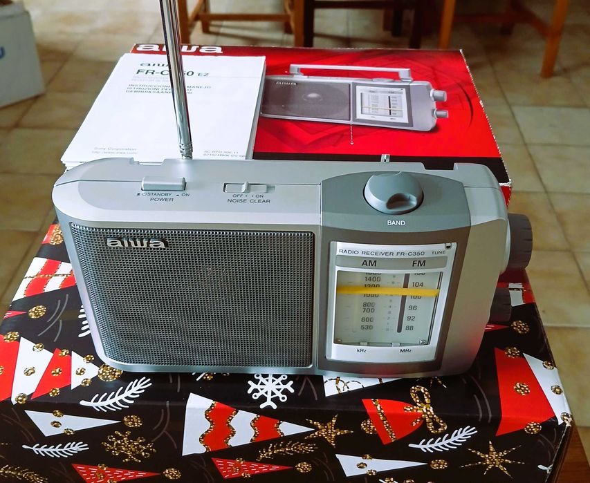 Rádio Aiwa modelo FR C350